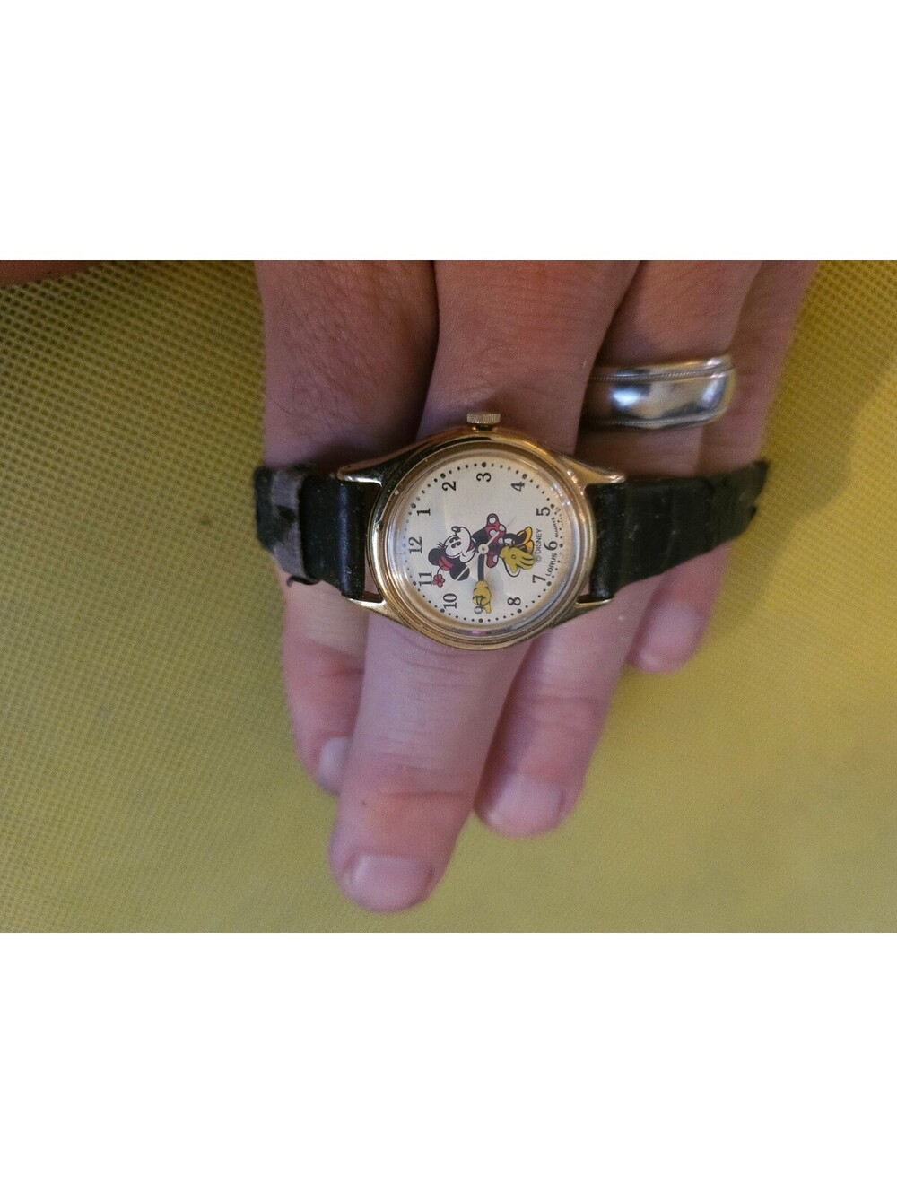 Vintage Lorus / Disney Ladies Minnie Mouse Watch - needs new band untested